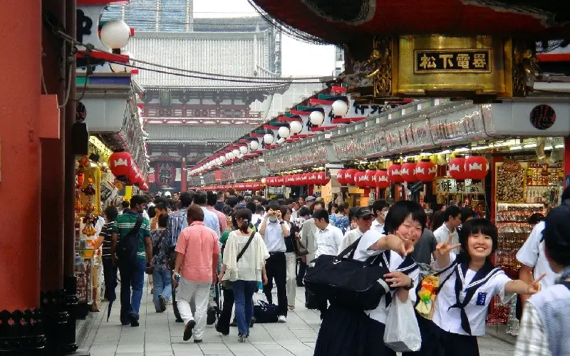 Dạo bước Nakamise: Con phố mua sắm cổ k&iacute;nh tại Nhật Bản 4