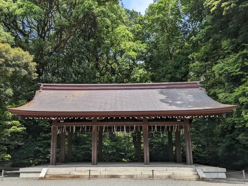 Dạo bước quanh ng&ocirc;i đền Meiji Jingu đầy linh thi&ecirc;ng của Nhật Bản 6
