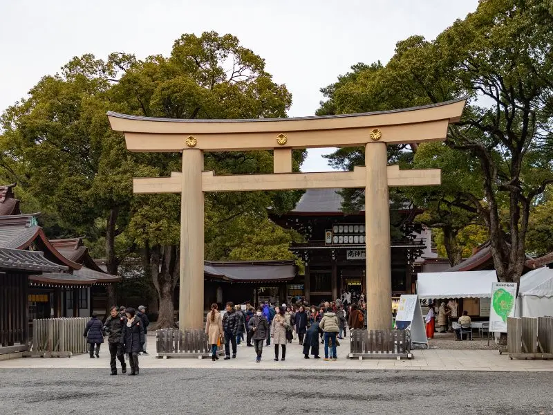 Dạo bước quanh ng&ocirc;i đền Meiji Jingu đầy linh thi&ecirc;ng của Nhật Bản 2