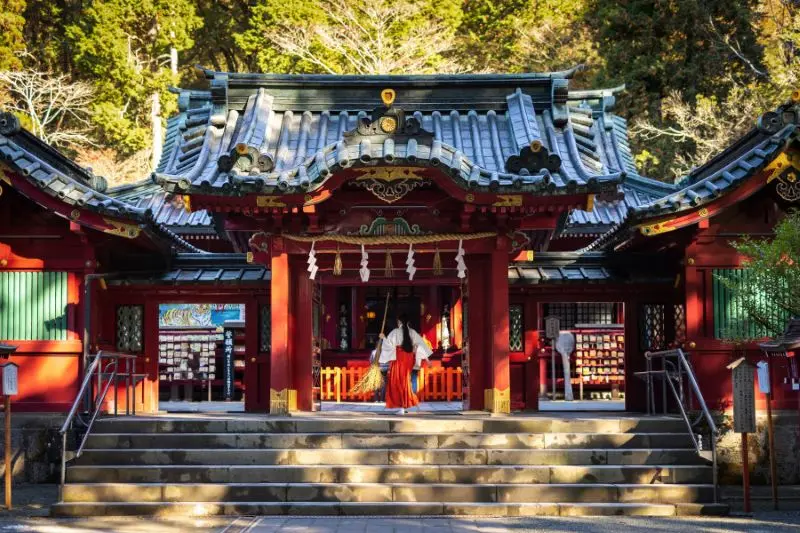 Du lịch Hakone: Vẻ đẹp mộc mạc ẩn m&igrave;nh dưới ch&acirc;n d&atilde;y Ph&uacute; Sĩ 9