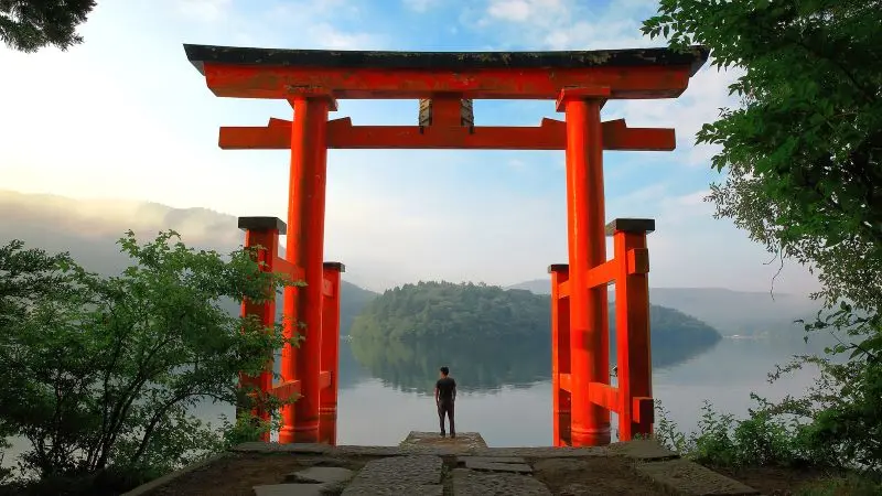 Du lịch Hakone: Vẻ đẹp mộc mạc ẩn m&igrave;nh dưới ch&acirc;n d&atilde;y Ph&uacute; Sĩ 2