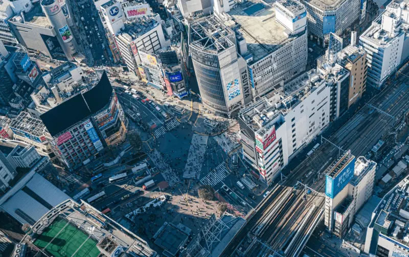 Giao lộ Shibuya biểu tượng cho nhịp sống s&ocirc;i động ở Tokyo Nhật Bản 2