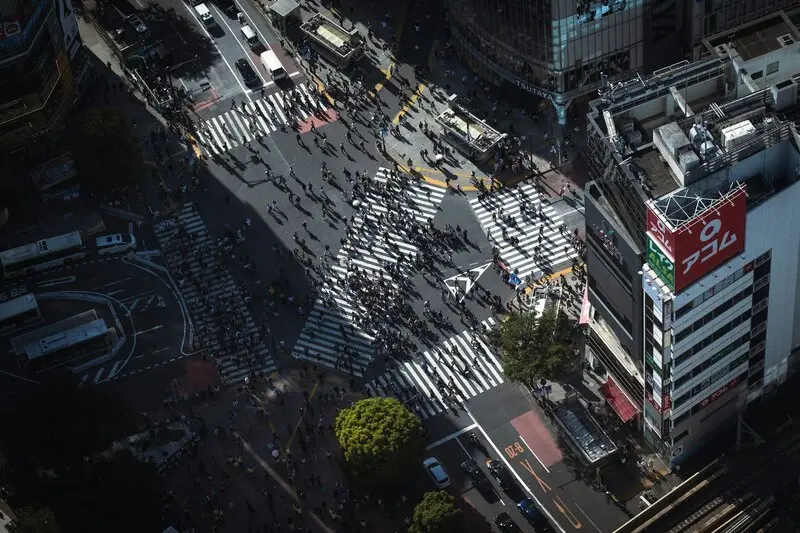 Giao lộ Shibuya biểu tượng cho nhịp sống s&ocirc;i động ở Tokyo Nhật Bản 13