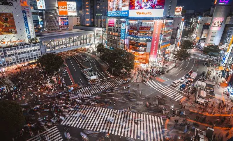 Giao lộ Shibuya biểu tượng cho nhịp sống s&ocirc;i động ở Tokyo Nhật Bản 4