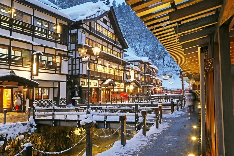 Ginzan Onsen thị trấn suối nước n&oacute;ng cổ t&iacute;ch m&ugrave;a đ&ocirc;ng Nhật Bản 3