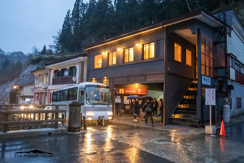 Ginzan Onsen thị trấn suối nước n&oacute;ng cổ t&iacute;ch m&ugrave;a đ&ocirc;ng Nhật Bản 4