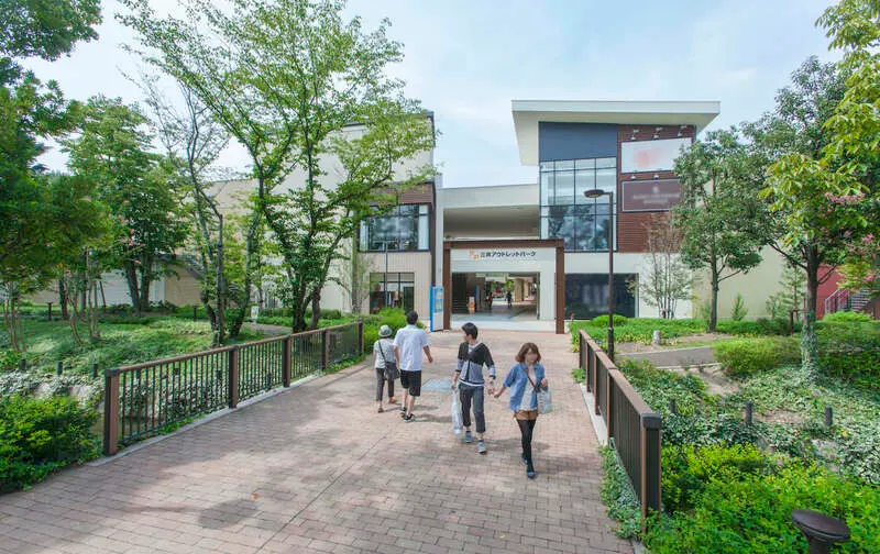 Kurashiki nơi k&ecirc;nh đ&agrave;o rợp b&oacute;ng h&agrave;ng liễu xanh tại Nhật Bản 13