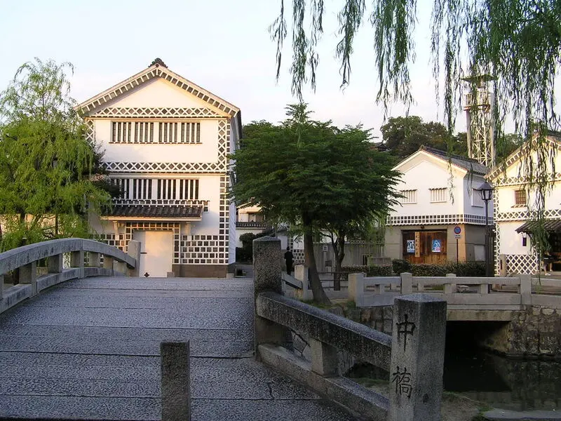 Kurashiki nơi k&ecirc;nh đ&agrave;o rợp b&oacute;ng h&agrave;ng liễu xanh tại Nhật Bản 5