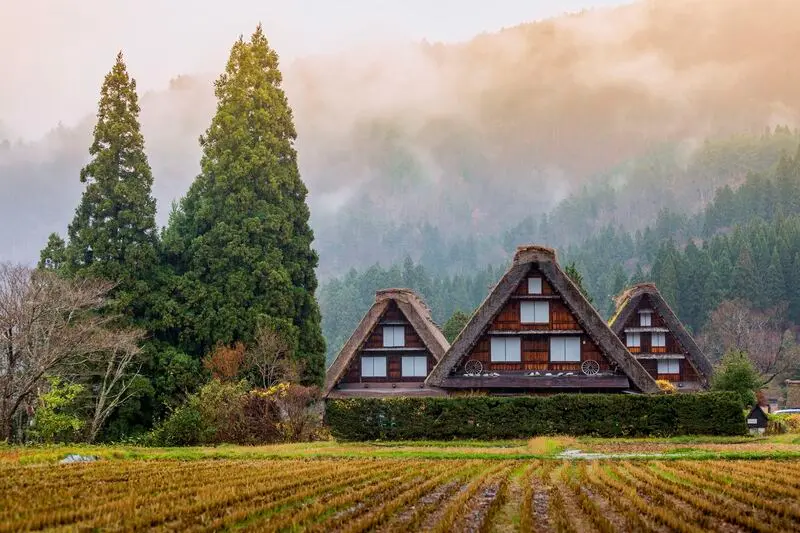 L&agrave;ng cổ Shirakawago: Miền đất đầy m&ecirc; hoặc m&ugrave;a tuyết trắng 2
