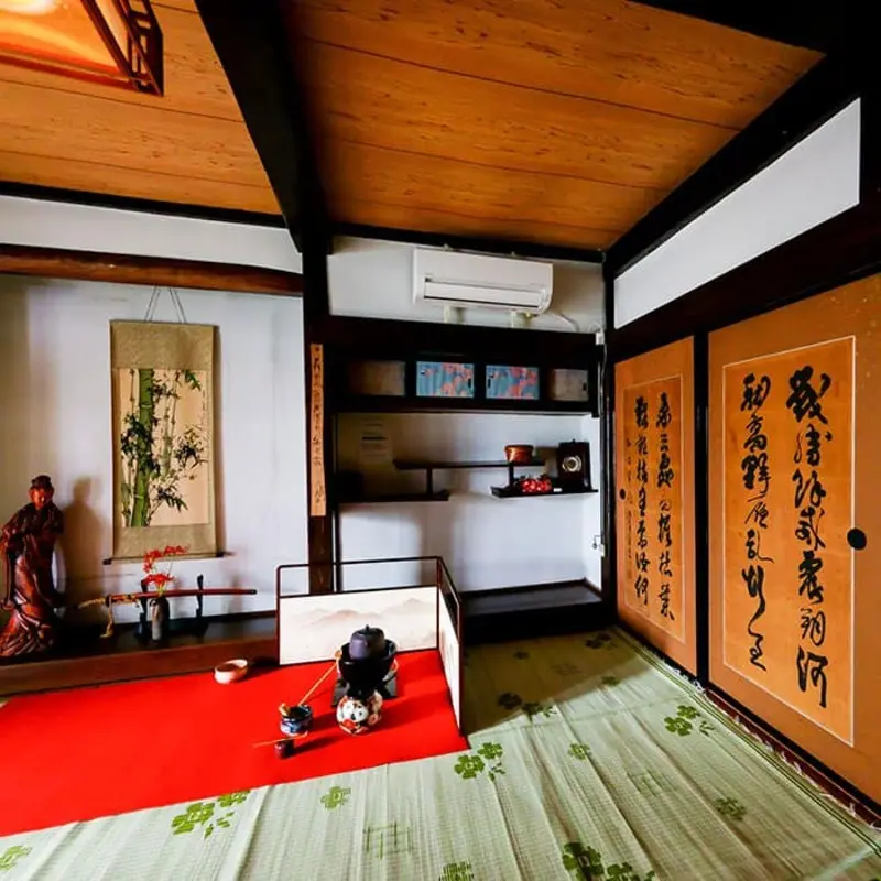 Otsuki cửa ng&otilde; dẫn đến biểu tượng n&uacute;i Ph&uacute; Sĩ linh thi&ecirc;ng Nhật Bản 11