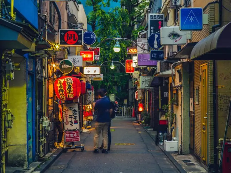Phố Golden Gai: Đ&ecirc;m s&ocirc;i động giữa l&ograve;ng thủ đ&ocirc; Tokyo 3