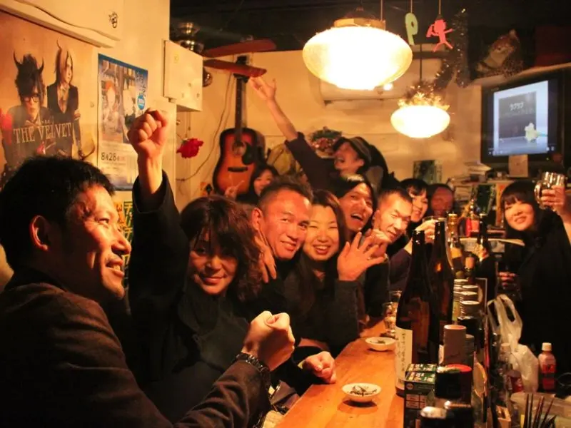 Phố Golden Gai: Đ&ecirc;m s&ocirc;i động giữa l&ograve;ng thủ đ&ocirc; Tokyo 7