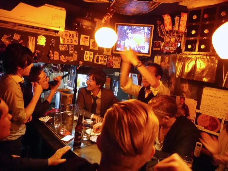 Phố Golden Gai: Đ&ecirc;m s&ocirc;i động giữa l&ograve;ng thủ đ&ocirc; Tokyo 5