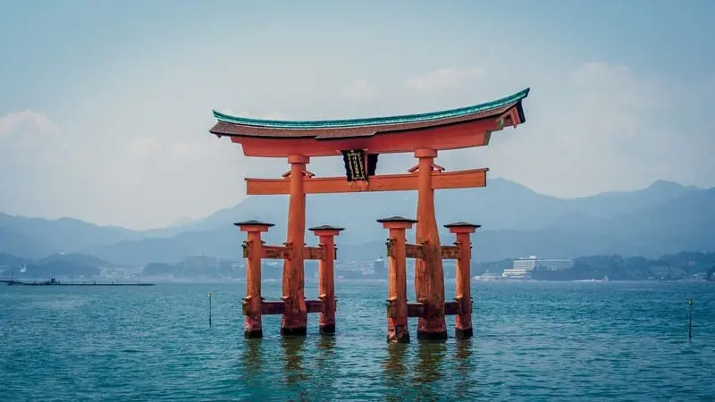 Shinto (Thần Đạo): T&ocirc;n gi&aacute;o bản địa gắn với tinh thần Nhật Bản 4