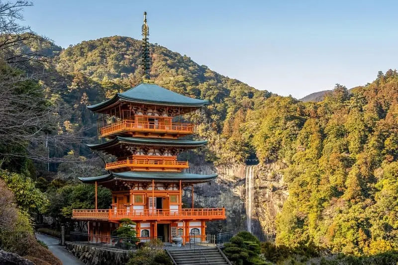Shinto (Thần Đạo): T&ocirc;n gi&aacute;o bản địa gắn với tinh thần Nhật Bản 8