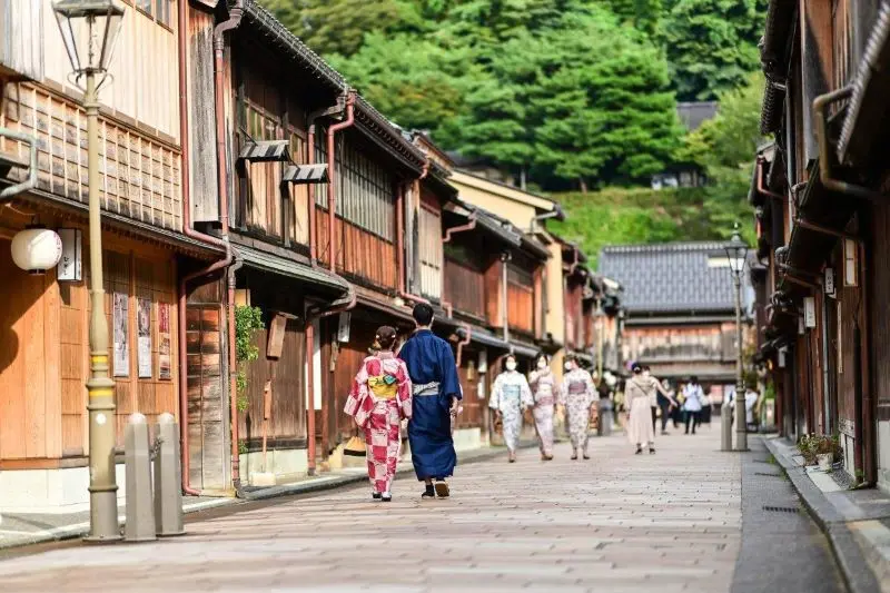 Th&agrave;nh phố Kanazawa, nơi &ocirc;m ấp nhiều n&eacute;t đẹp cổ k&iacute;nh pha lẫn hiện đại 4