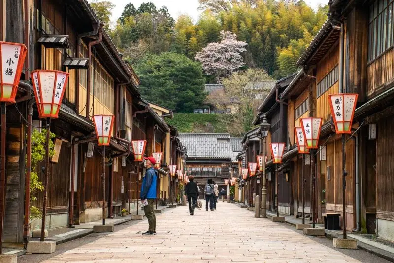 Th&agrave;nh phố Kanazawa, nơi &ocirc;m ấp nhiều n&eacute;t đẹp cổ k&iacute;nh pha lẫn hiện đại 2