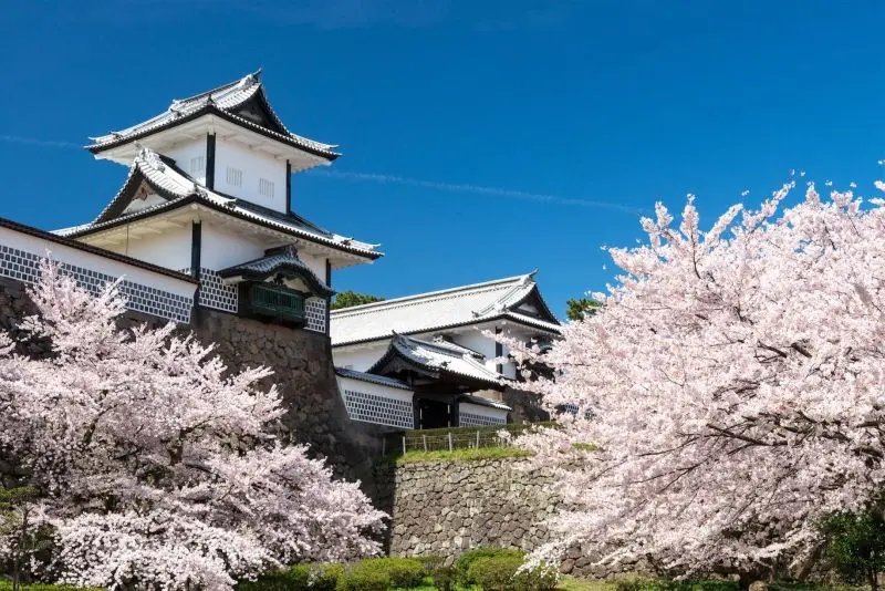 Th&agrave;nh phố Kanazawa, nơi &ocirc;m ấp nhiều n&eacute;t đẹp cổ k&iacute;nh pha lẫn hiện đại 7
