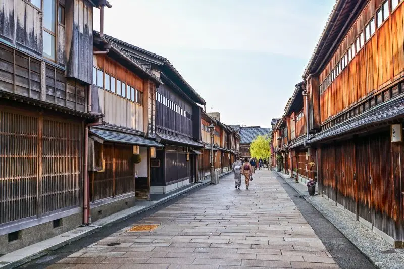 Th&agrave;nh phố Kanazawa, nơi &ocirc;m ấp nhiều n&eacute;t đẹp cổ k&iacute;nh pha lẫn hiện đại 9