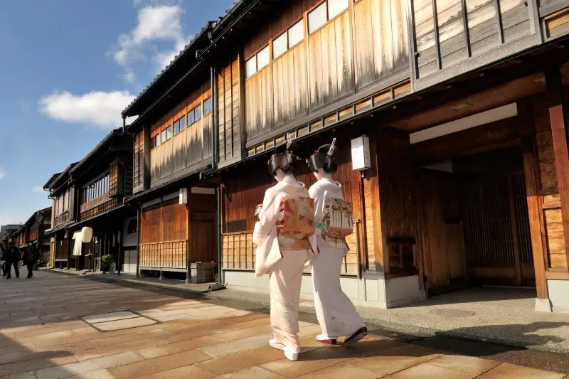 Th&agrave;nh phố Kanazawa, nơi &ocirc;m ấp nhiều n&eacute;t đẹp cổ k&iacute;nh pha lẫn hiện đại 3