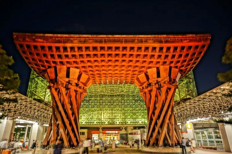 Th&agrave;nh phố Kanazawa, nơi &ocirc;m ấp nhiều n&eacute;t đẹp cổ k&iacute;nh pha lẫn hiện đại 5