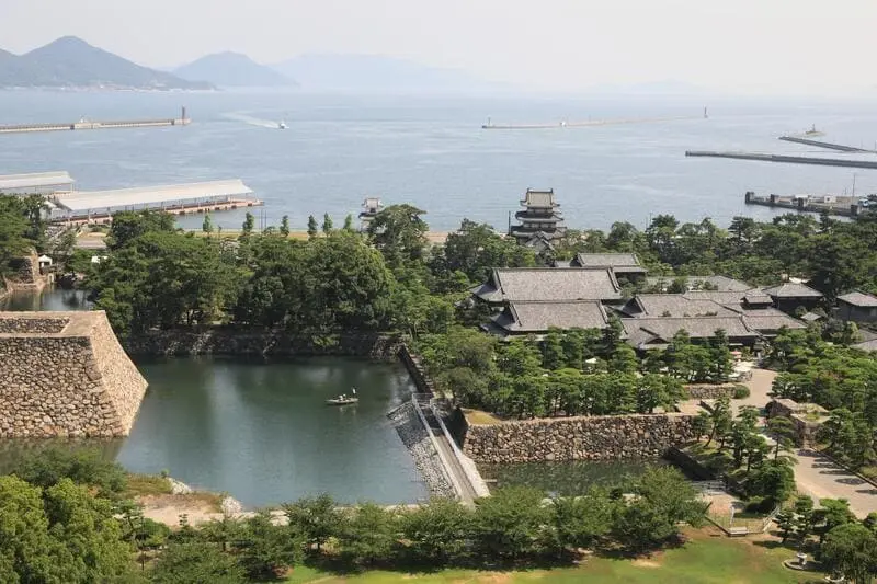 Thưởng lãm Takamatsu, thành ph&ocirc;́ của ngh&ecirc;̣ thu&acirc;̣t với vẻ đẹp thanh bình 6