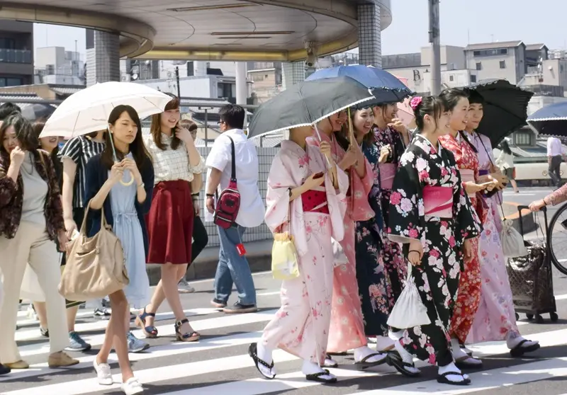 Yukata l&agrave; g&igrave;? N&eacute;t đặc trưng của trang phục truyền thống m&ugrave;a h&egrave; Nhật Bản 2
