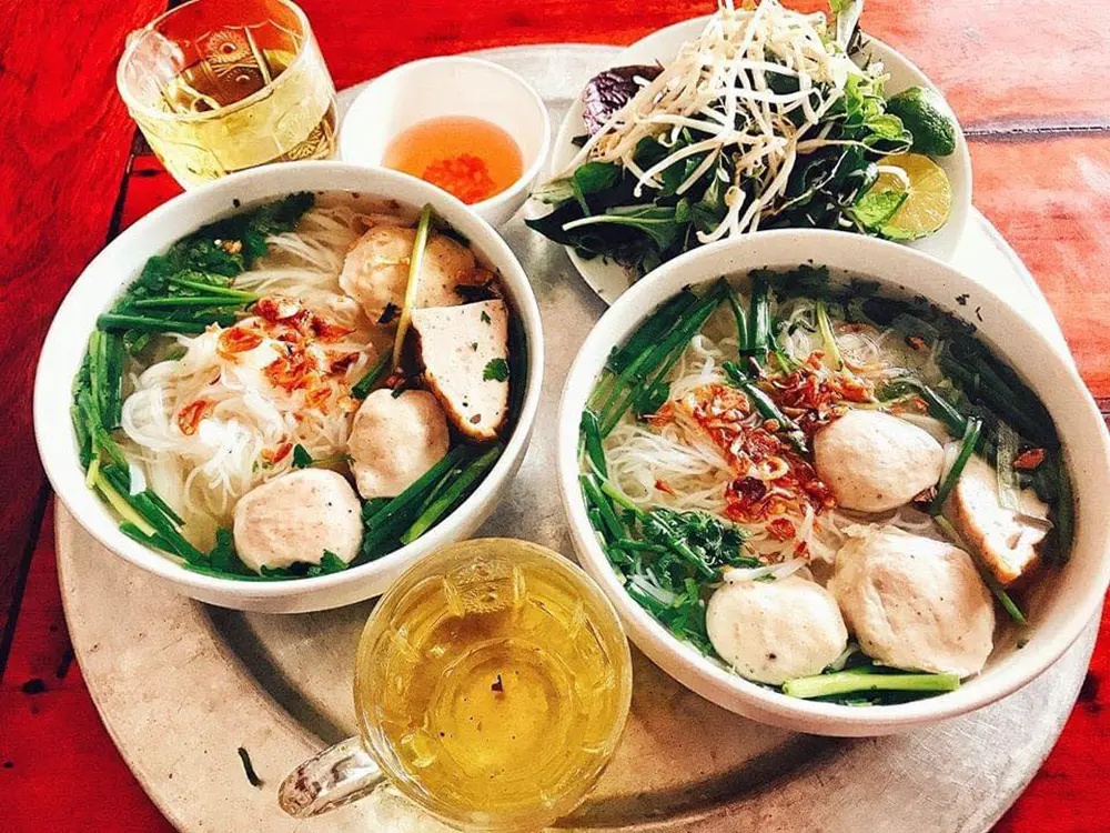 B&uacute;n mọc th&igrave; đ&acirc;u cũng c&oacute;, nhưng đến Ninh B&igrave;nh phải ăn B&uacute;n mọc Kim Sơn! 2