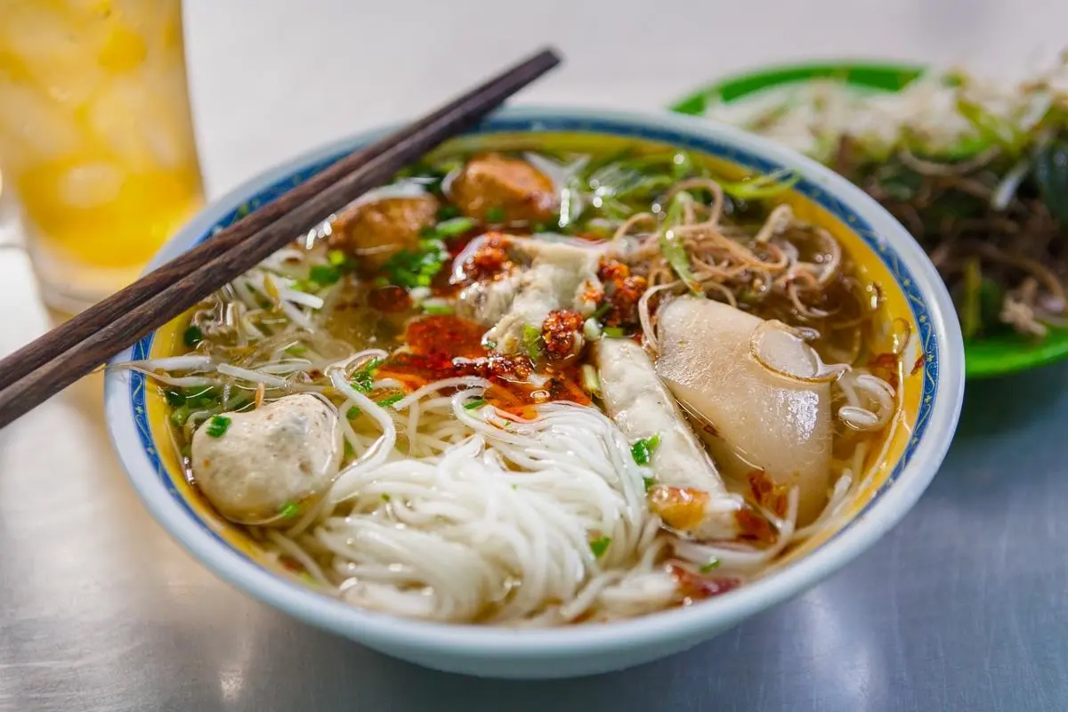 B&uacute;n mọc th&igrave; đ&acirc;u cũng c&oacute;, nhưng đến Ninh B&igrave;nh phải ăn B&uacute;n mọc Kim Sơn! 5