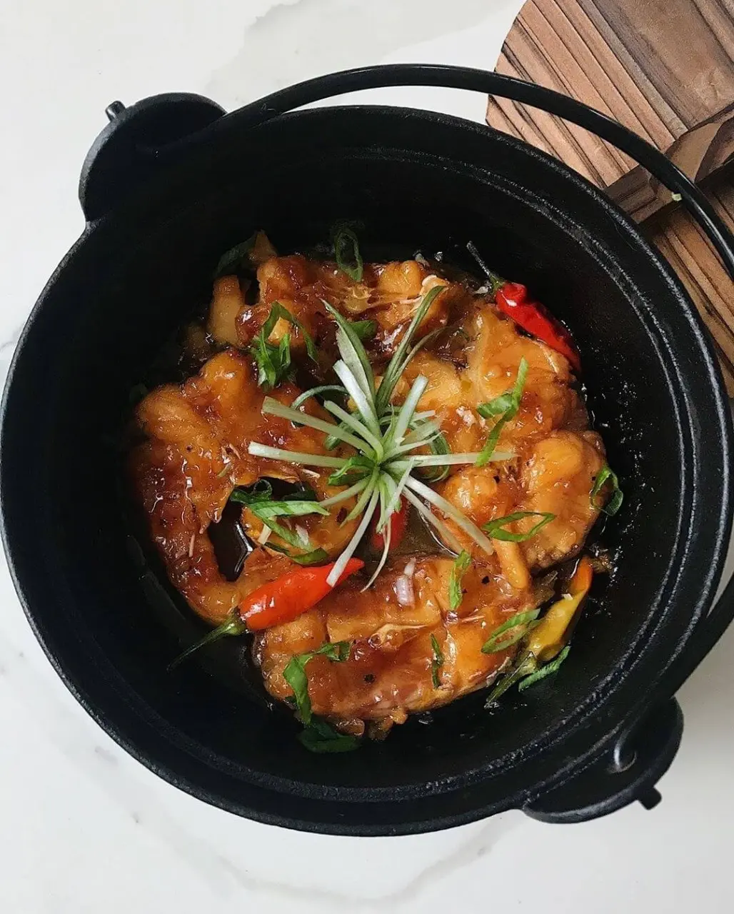 C&aacute; kho g&aacute;o &ndash; M&oacute;n ăn đặc biệt với hương vị độc đ&aacute;o kh&oacute; qu&ecirc;n của Ninh B&igrave;nh 2