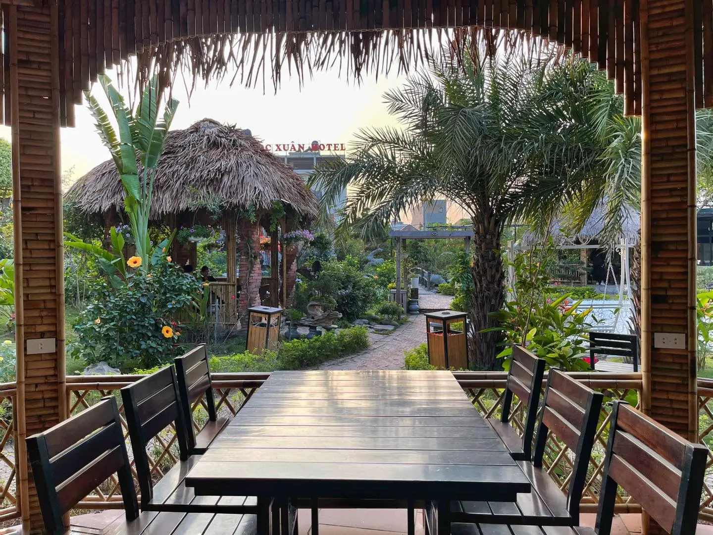 Điểm danh top 6 qu&aacute;n c&agrave; ph&ecirc; s&acirc;n vườn Ninh B&igrave;nh đẹp nhất 3