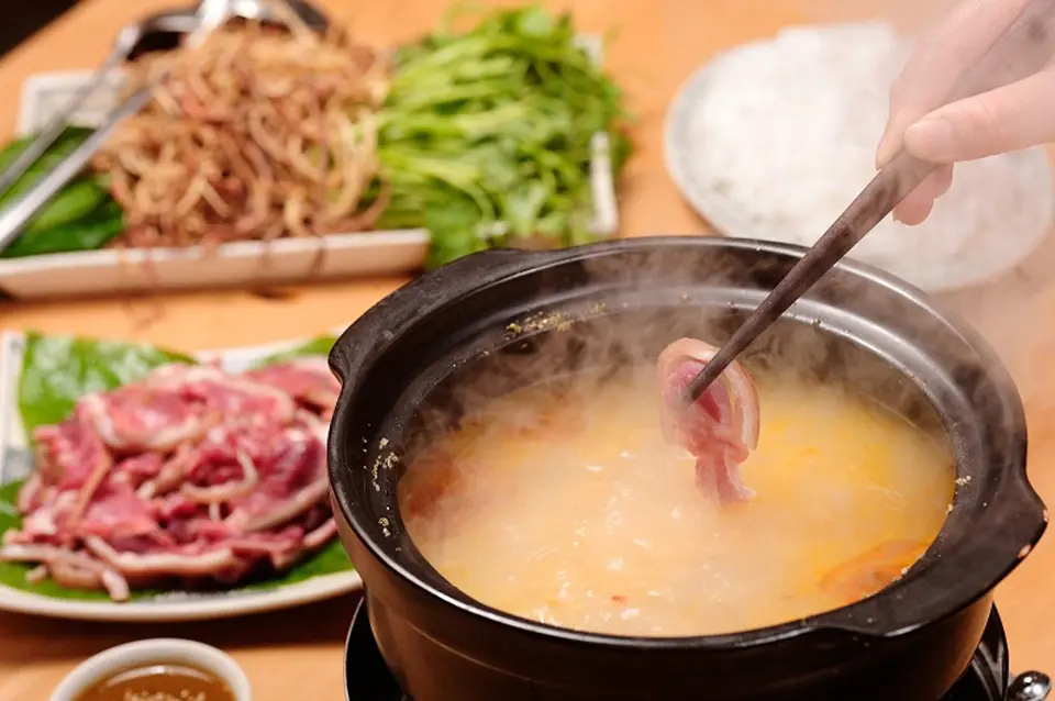 Muốn ăn ngon, lưu ngay c&aacute;c qu&aacute;n thịt D&ecirc; Ninh B&igrave;nh n&agrave;y n&agrave;o bạn ơi! 8