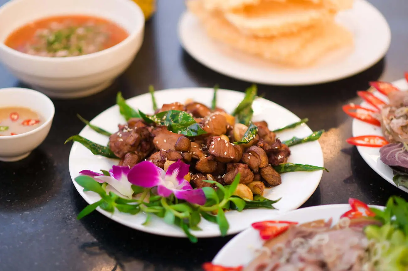 Nh&agrave; h&agrave;ng d&ecirc; n&uacute;i Ninh B&igrave;nh Th&agrave;nh Long - Qu&aacute;n ngon tại Ninh B&igrave;nh m&agrave; bạn n&ecirc;n biết 9