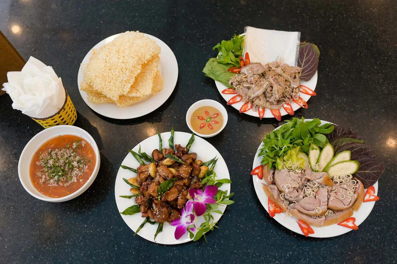 Nh&agrave; h&agrave;ng d&ecirc; n&uacute;i Ninh B&igrave;nh Th&agrave;nh Long - Qu&aacute;n ngon tại Ninh B&igrave;nh m&agrave; bạn n&ecirc;n biết 7