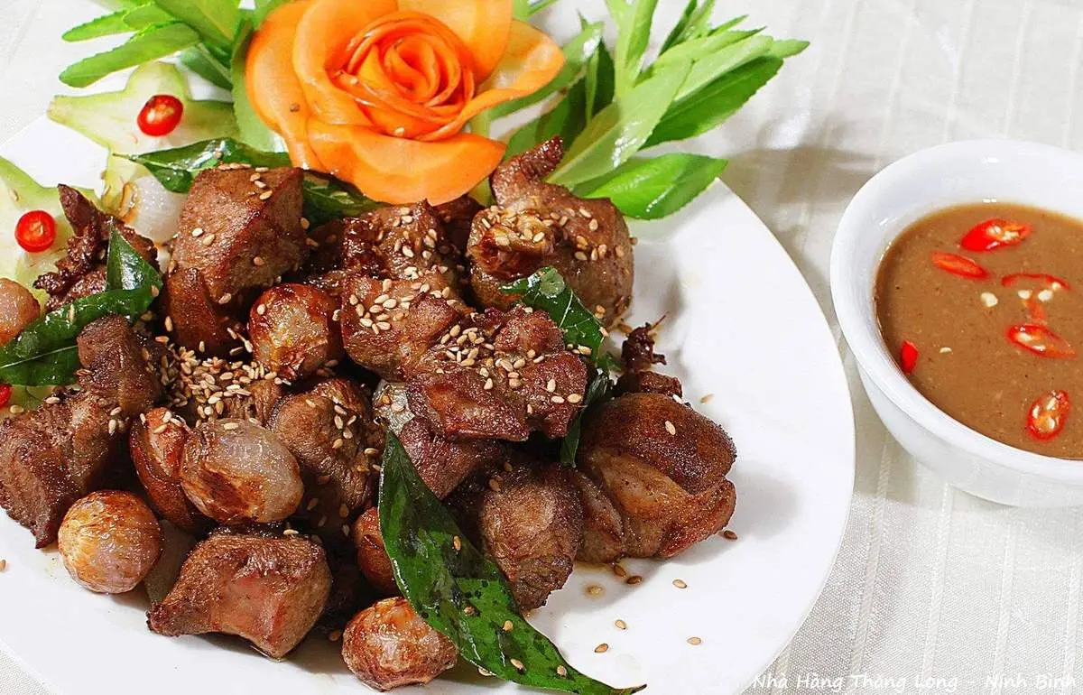 Ghé Nhà hàng Thăng Long thưởng thức đặc sản dê núi Ninh Bình