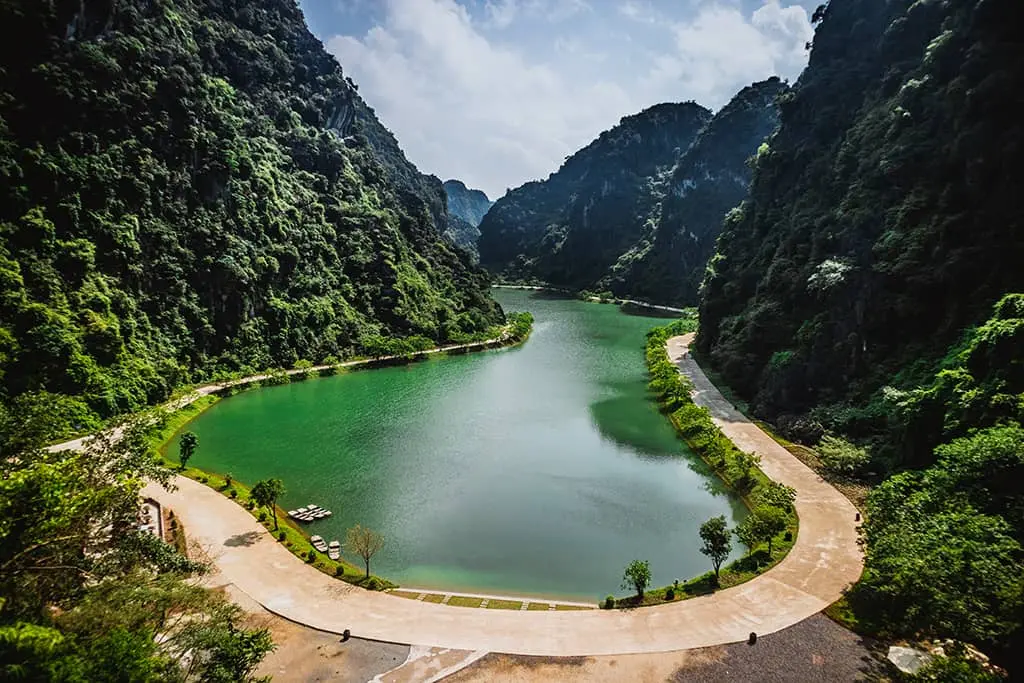 Bỏ t&uacute;i ngay b&agrave;i review kinh nghiệm đi Ninh B&igrave;nh từ Huế cực ngắn gọn 4