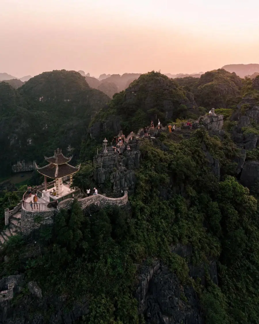 Chiêm ngưỡng Hang Múa Ninh Bình hùng vĩ tựa bức tranh phong cảnh tuyệt sắc 4