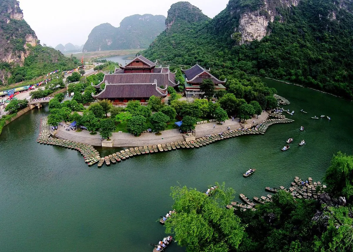 C&ugrave;ng MIA.vn review Ninh B&igrave;nh 3N2Đ từ Đ&agrave; Nẵng chi tiết nhất 5
