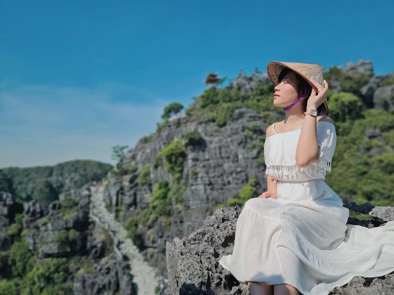 Đầm sen Hang M&uacute;a Ninh B&igrave;nh n&ecirc;n thơ qua ống k&iacute;nh c&ocirc; n&agrave;ng L&acirc;m Hy 4