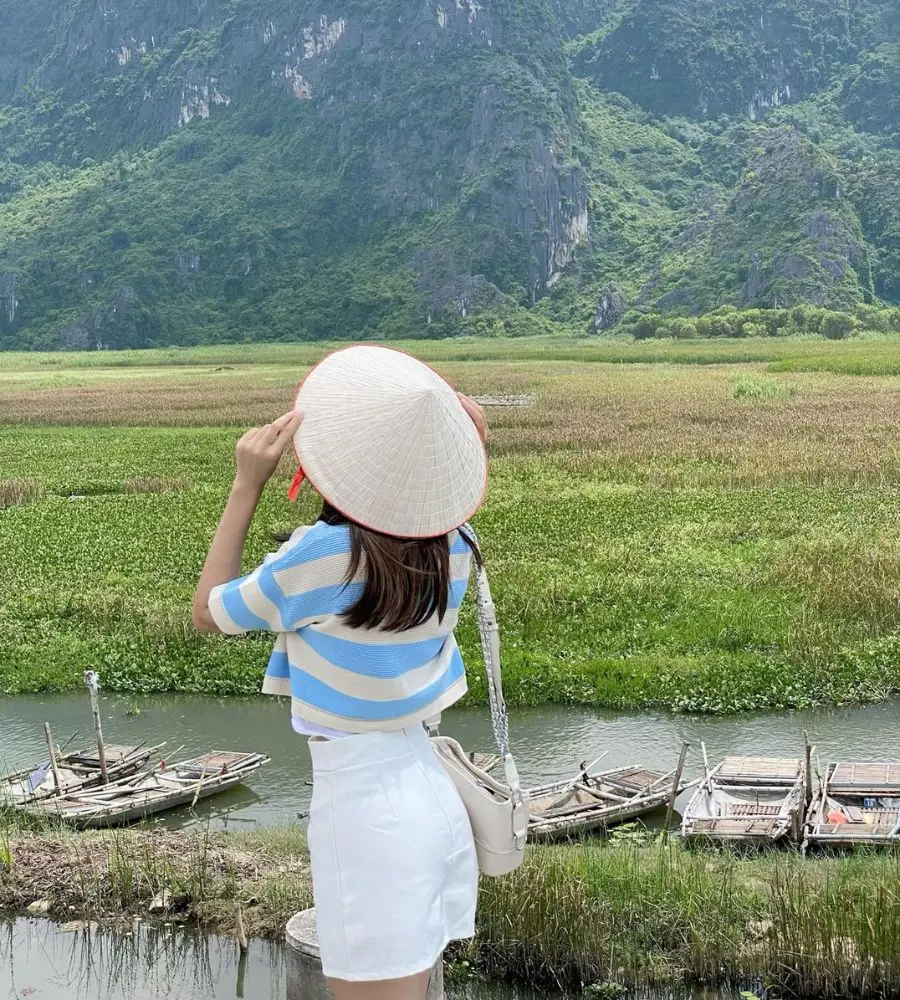 Đầm V&acirc;n Long Ninh B&igrave;nh mang theo vẻ đẹp kỳ vĩ như một bức tranh 5