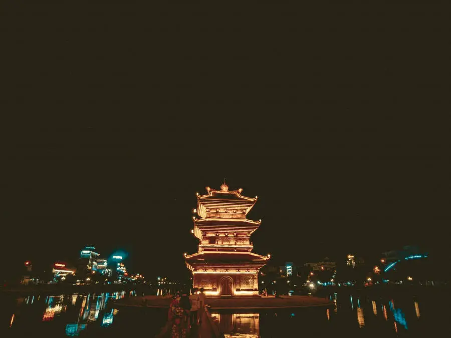 Kh&aacute;m ph&aacute; Ch&ugrave;a Bạc linh thi&ecirc;ng tr&ecirc;n ng&oacute;n n&uacute;i Kỳ L&acirc;n h&ugrave;ng vĩ 8
