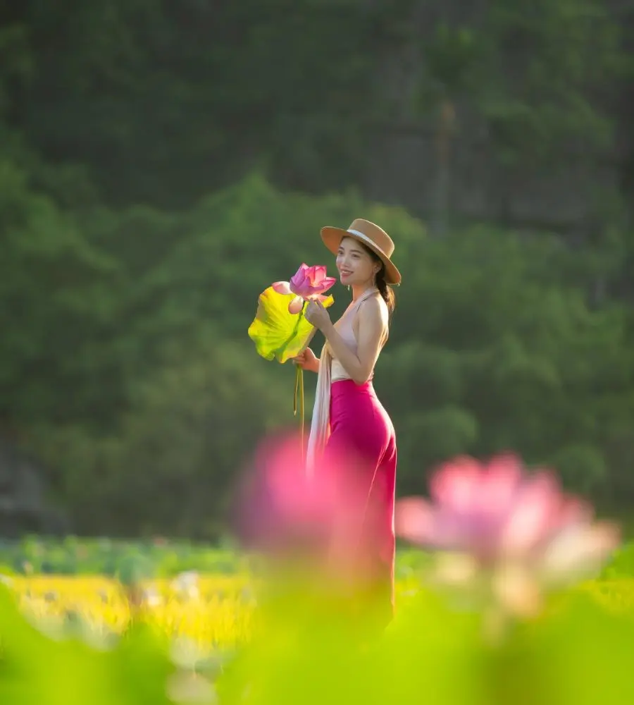 Ninh B&igrave;nh m&ugrave;a sen đẹp ng&acirc;y ngất như một bức tranh đầy n&eacute;t chấm ph&aacute; 7