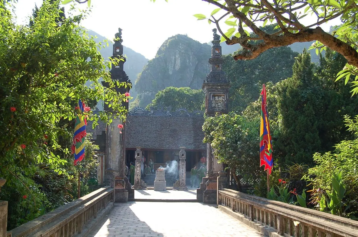 Review chi ph&iacute; đi Ninh B&igrave;nh cho 1 người tiết kiệm v&agrave; chi tiết nhất 6