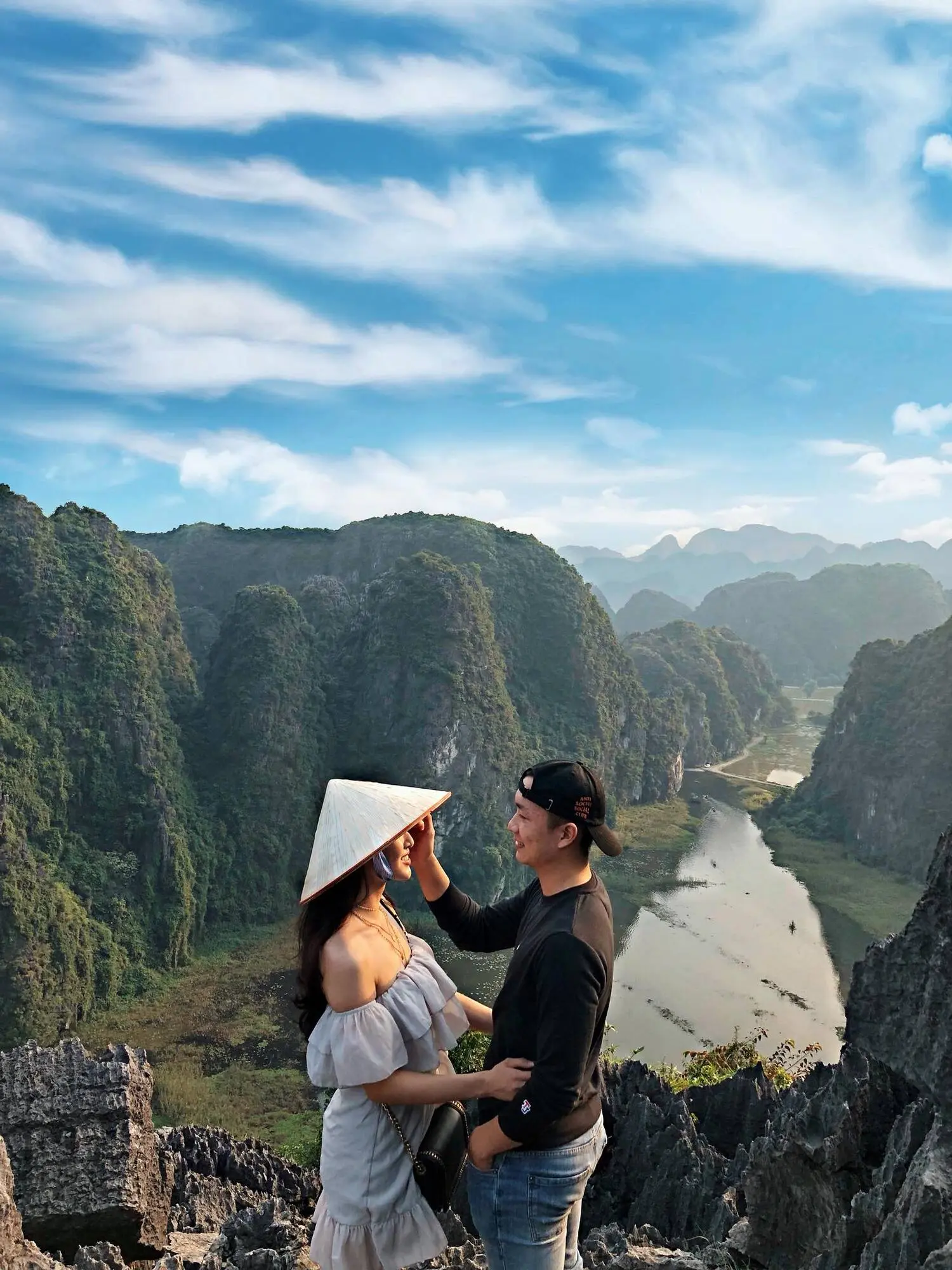 Review Ninh B&igrave;nh 2N1Đ chi tiết nhất từ c&ocirc; n&agrave;ng Thanh Hoa xinh đẹp 4