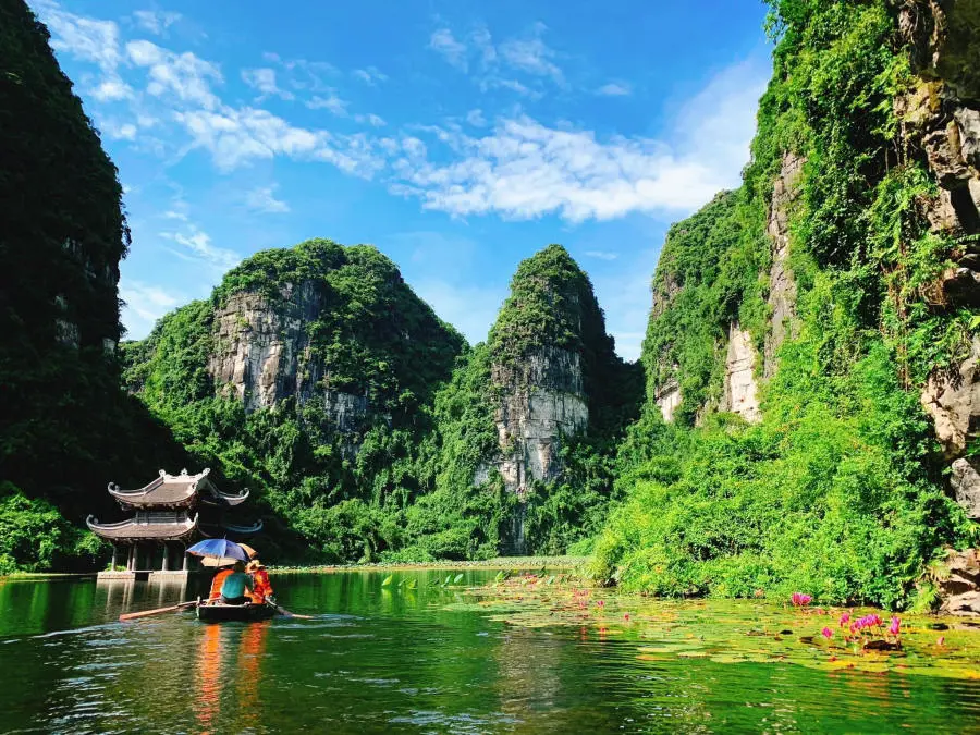 Tr&agrave;ng An khi m&ugrave;a thu sang đẹp m&ecirc; hồn như tranh vẽ 5