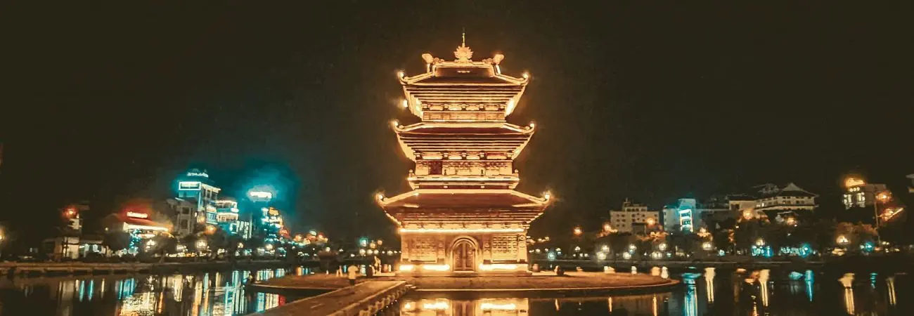 Khám phá Chùa Bạc linh thiêng trên ngón núi Kỳ Lân hùng vĩ