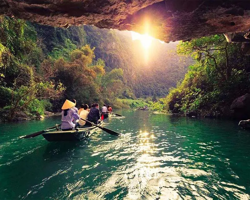 Khám phá Tràng An - Hang Múa từ Sài Gòn chỉ với 2 triệu đồng