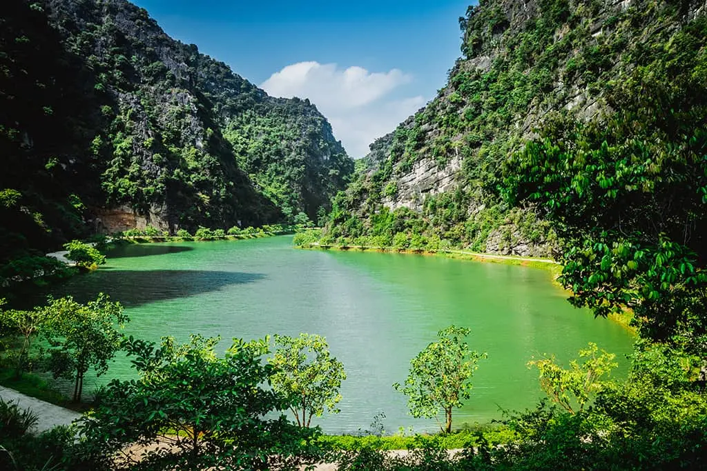 Lưu ngay lịch tr&igrave;nh du lịch Ninh B&igrave;nh tự t&uacute;c từ TP.HCM cho người đi lần đầu 5