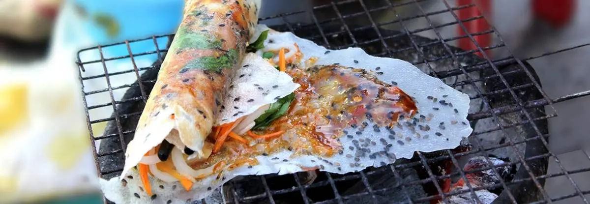 Bánh tráng nướng mắm ruốc Ninh Thuận, đặc sản đường phố đậm chất miền Trung