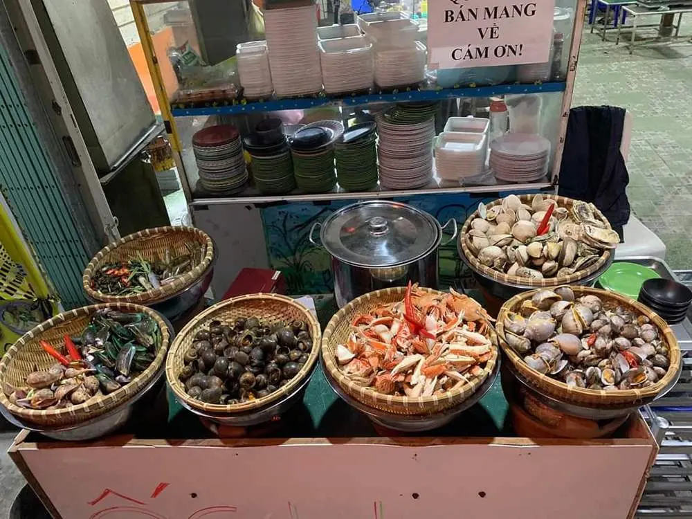 Chinh phục menu si&ecirc;u hấp dẫn tại qu&aacute;n ốc Th&agrave;nh 3